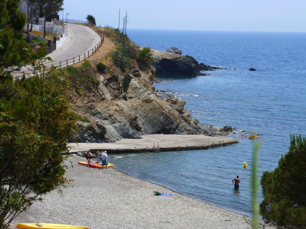 Apartment Rovellada Platja Colera Ruang foto